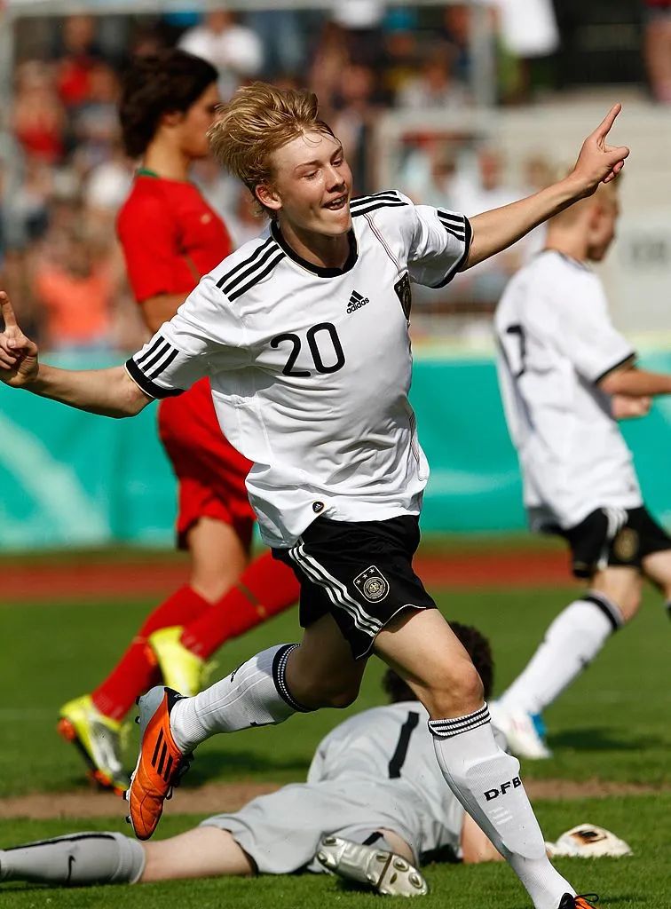 “布”步为营：大黄蜂的新任指挥官