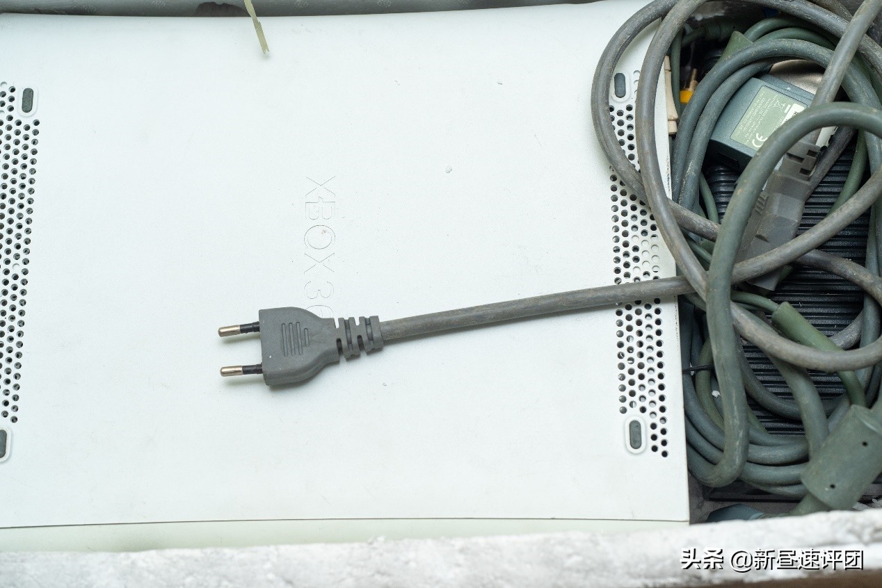 xbox360白色老版怎么拆,xbox360维修视频教程