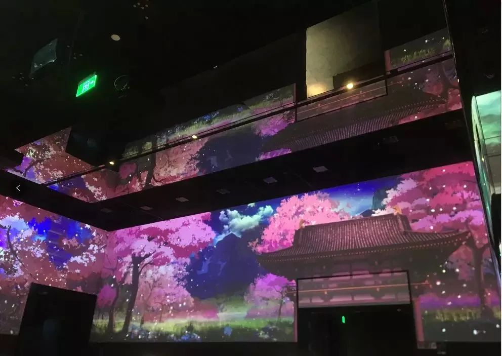 复古服装店陈列搭配展示,国外大牌服装店陈列