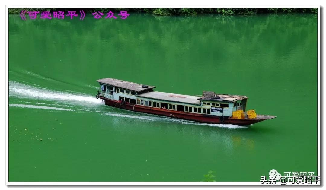 昭平县桂江东岸公路视频,贺州昭平道路建设