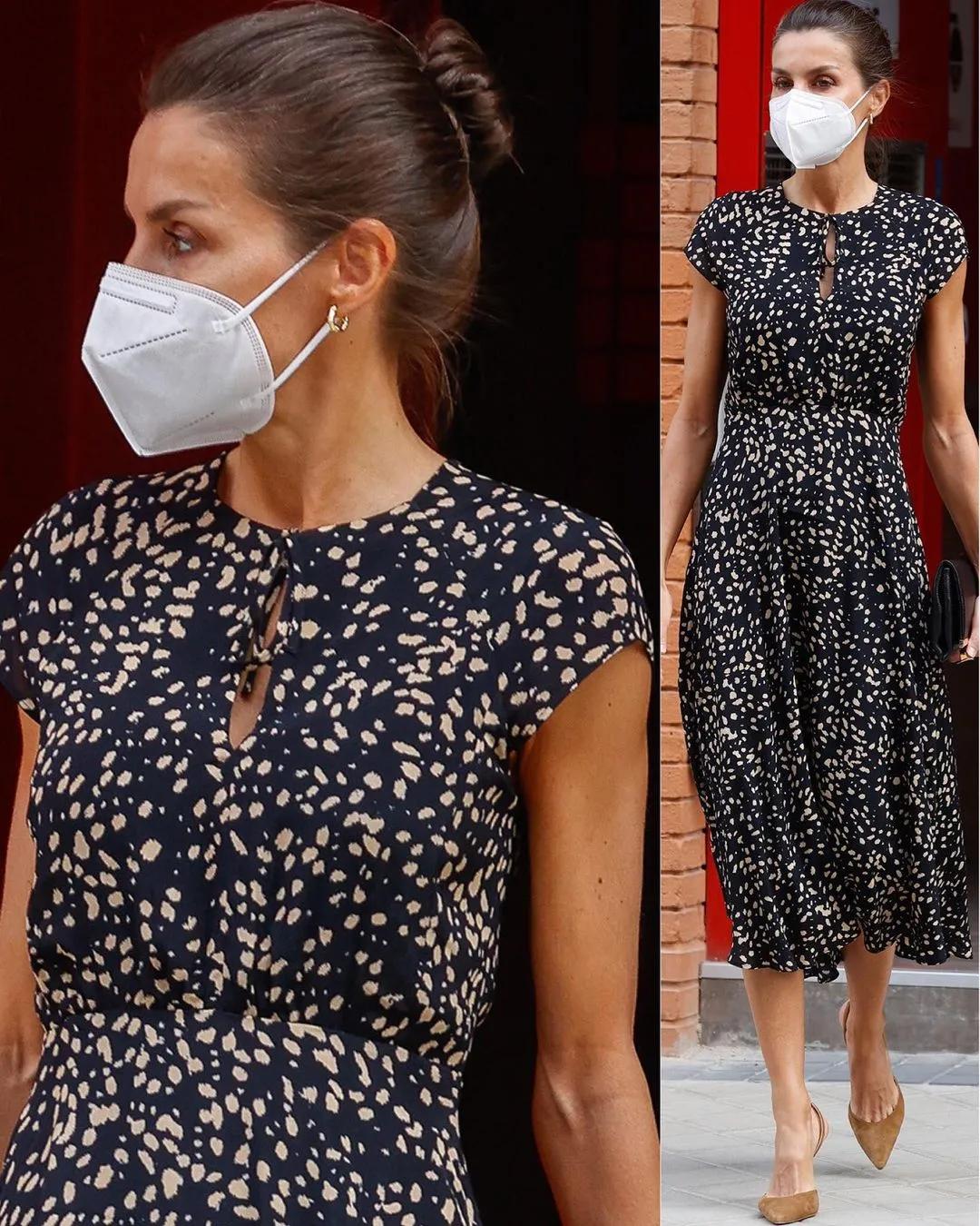 西班牙莱后不敌韩第一夫人，二穿旧裙老气突显，全靠高马尾撑精神