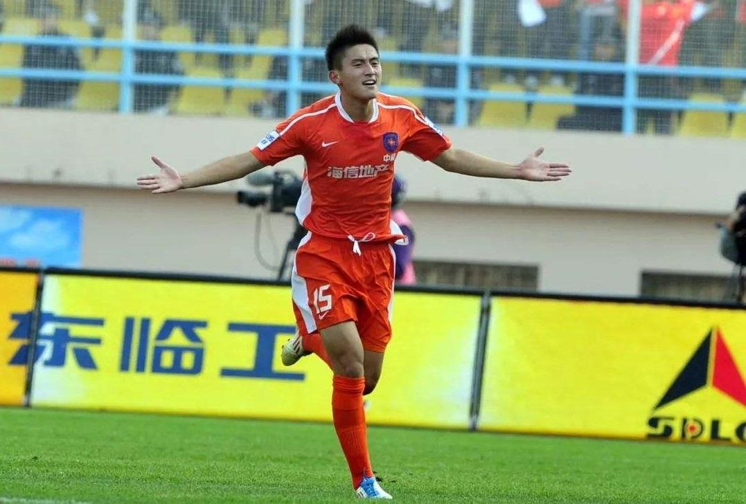 青岛海牛庆祝中乙夺冠,2017-2018赛季青岛海牛