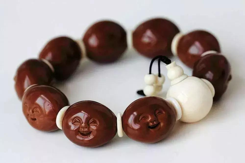 猪年戴什么好运,狗年今年佩戴什么手串