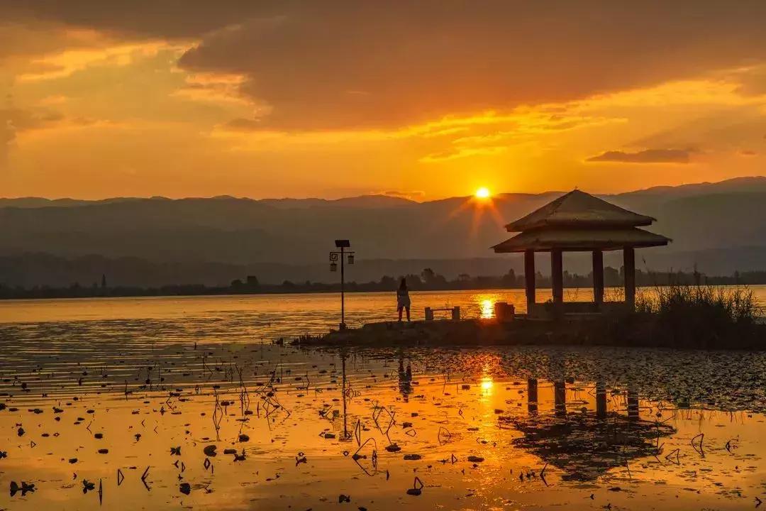 閭涘窞鏃呮父鏀荤暐,閭涙捣椋庢櫙鍖烘梾娓告敾鐣ヤ竴鏃ユ父