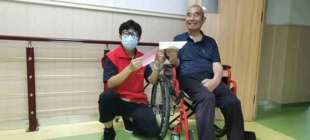 「颐和快讯」纸短情长,童心飞扬——颐和社工与长者折纸忆童年