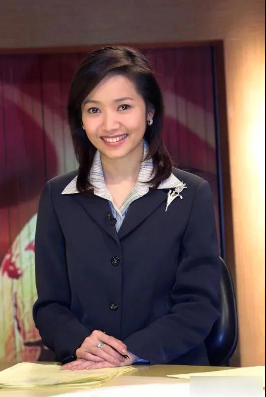 台湾第一女主播侯佩岑与她的母亲,台湾第一甜姐