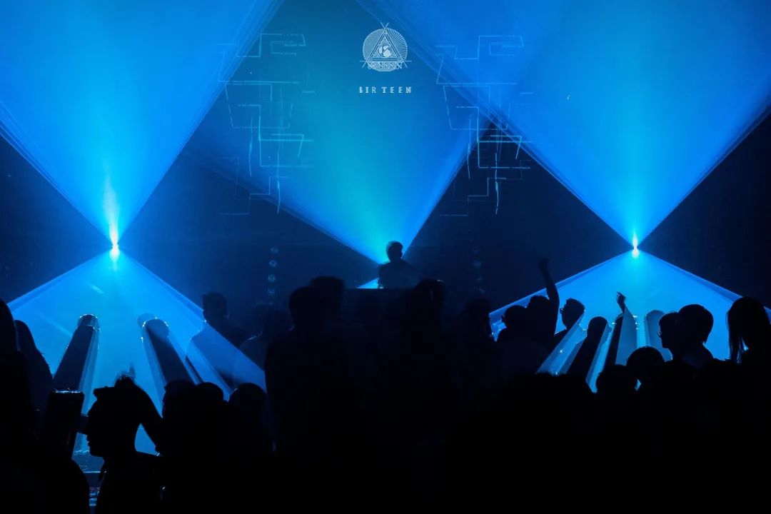 《七夕保命指南》：别再送花吃饭，这三个地方请男生直接抄作业