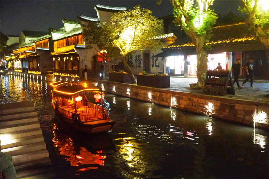 江南6大古镇的南浔拥有七千多年历史，一个湖州市不抵南浔半个镇