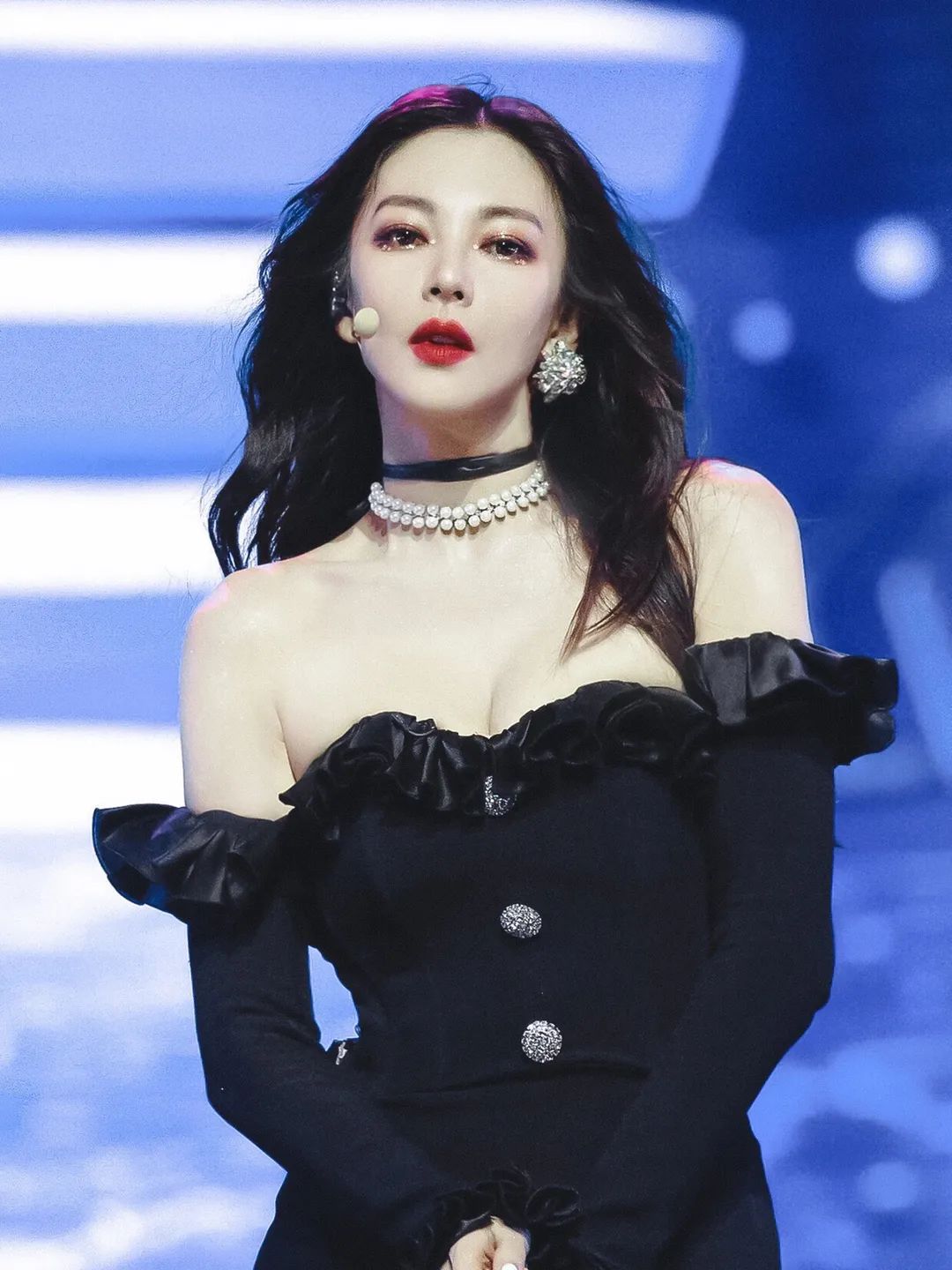 珍珠耳钉优雅永不过时,经典大方的耳钉