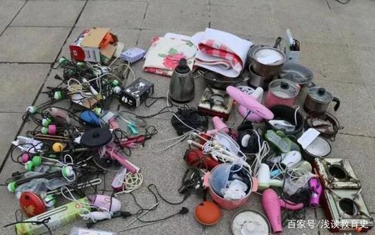 女生宿舍来大姨妈咋办,男生来女生宿舍接女友