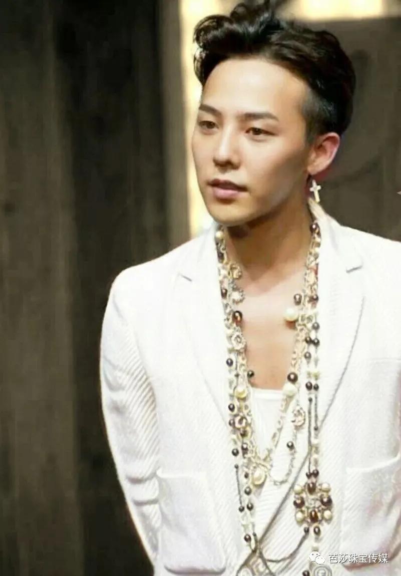 权志龙jennie恋情是不是真的,权志龙jennie穿搭