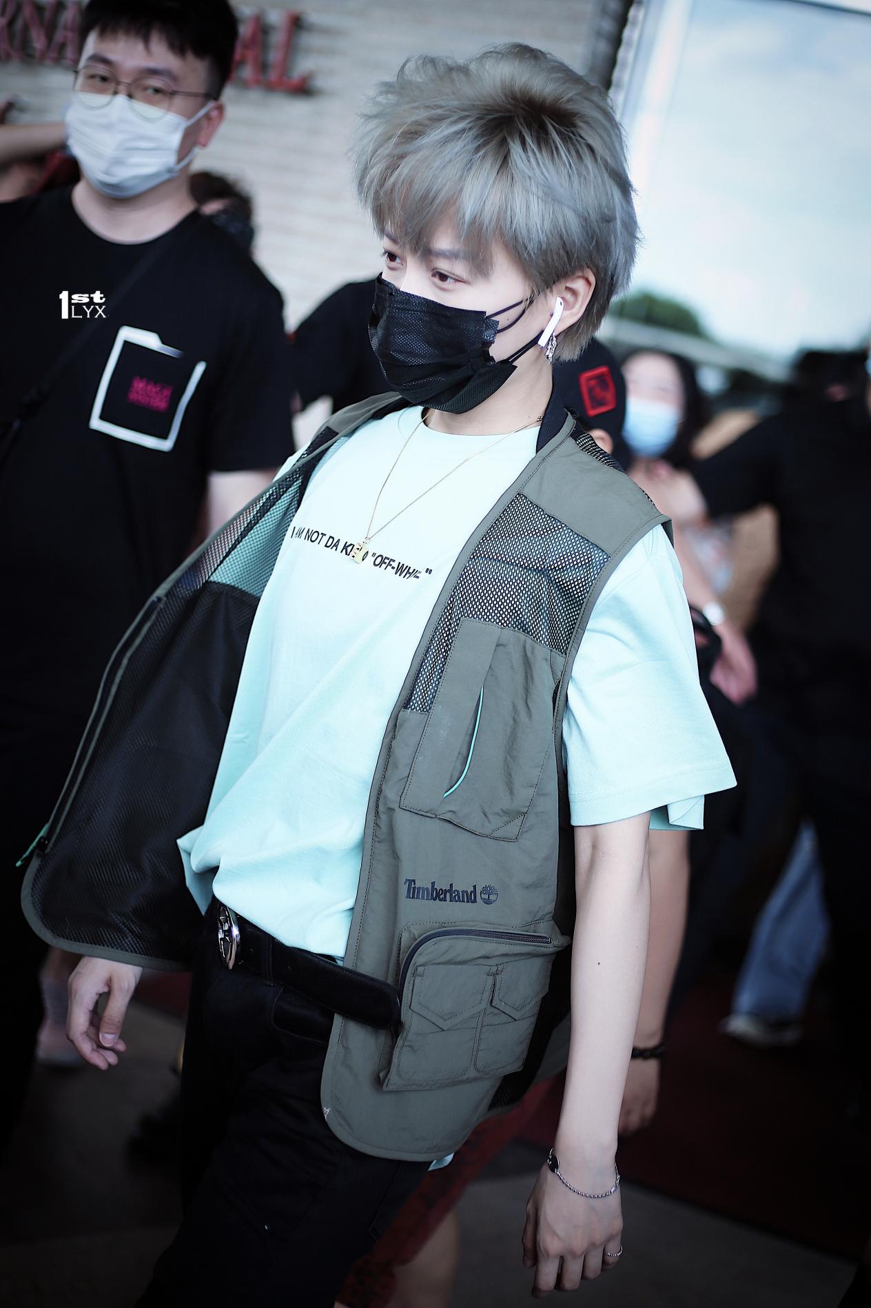 马甲的不同风格穿搭,小众简约风马甲穿搭