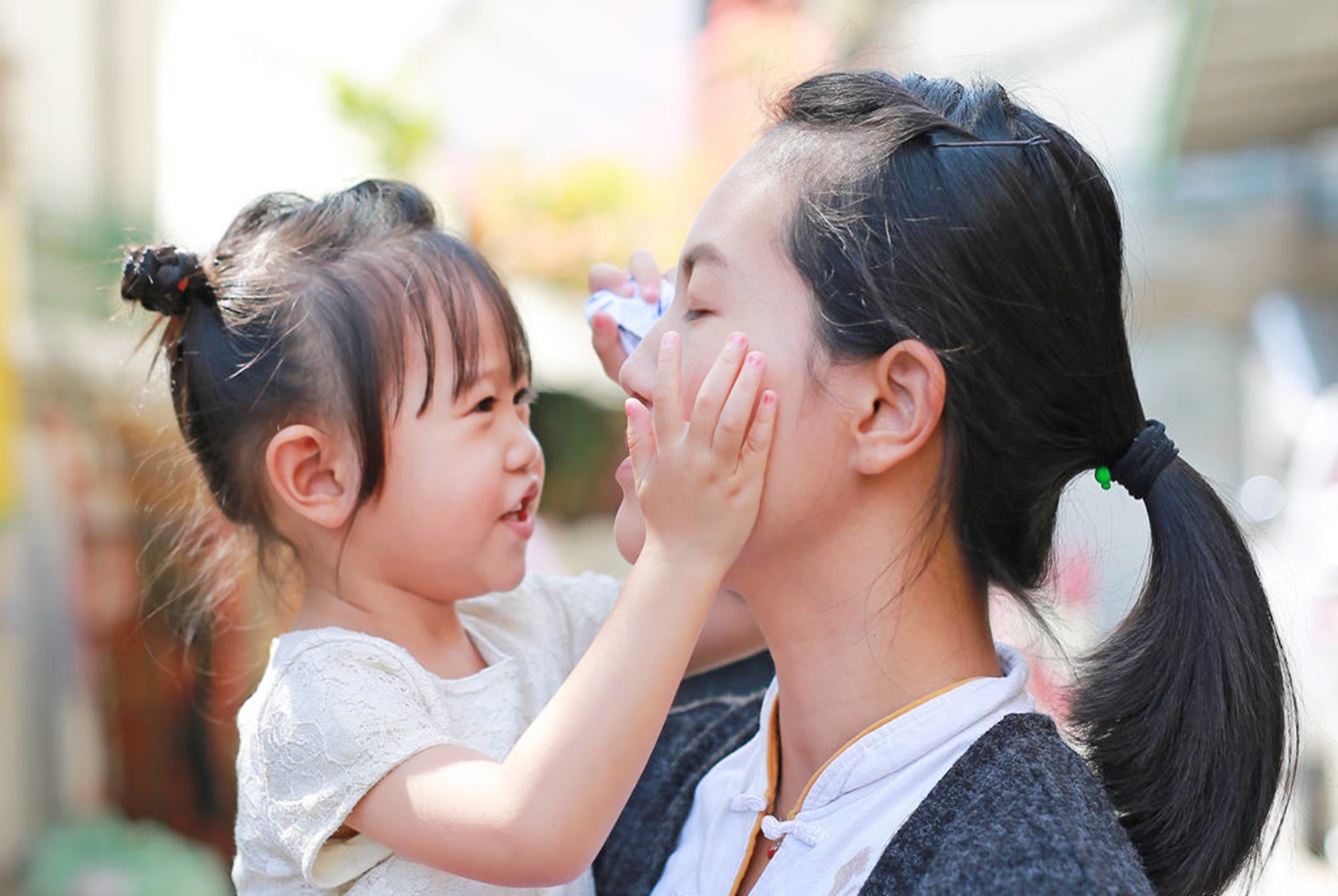 宝妈不想喂奶怎样回奶效果好,宝妈要断奶怎么不产生奶水