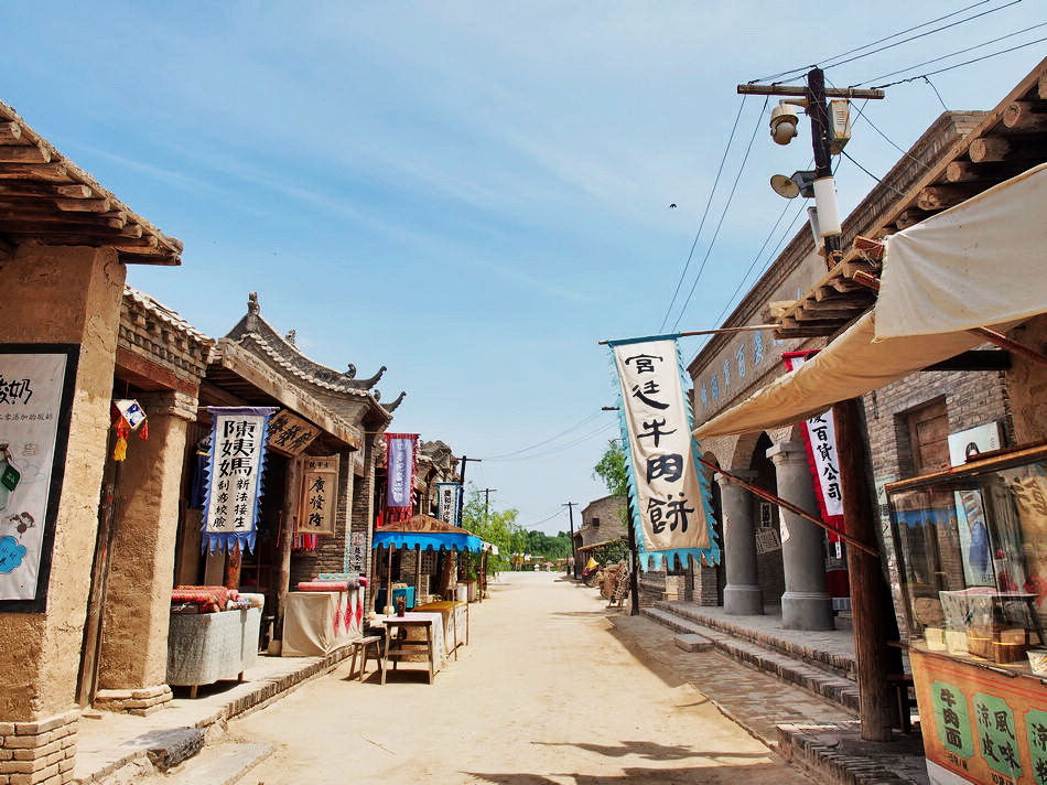 跟着星爷和老谋子的电影,去逛这座大名鼎鼎的西北影视城堡