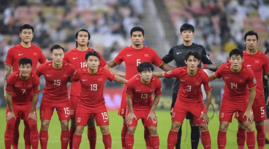 解说国足输球原因,国足2-3不敌沙特李铁赛后采访