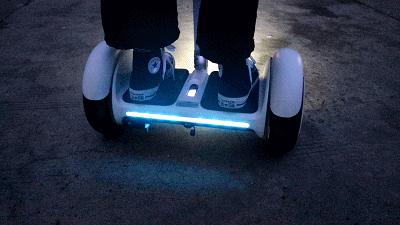 多种路面通过性强，试玩有酷炫灯效的乐行天下E3平衡车