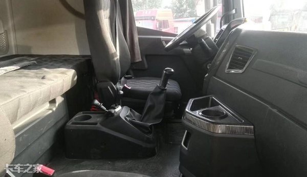 国产8x4高端载货车,最新款8x4载货车