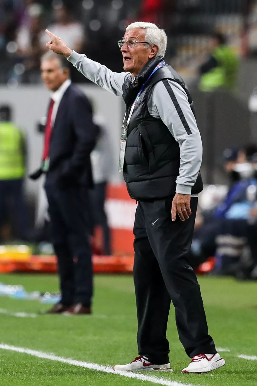 中国网友惜别里皮：国足这个傻儿子真不配哈佛名教授啊！