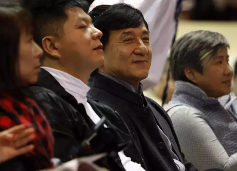 成龙收藏的紫檀,成龙的小叶紫檀值多少钱