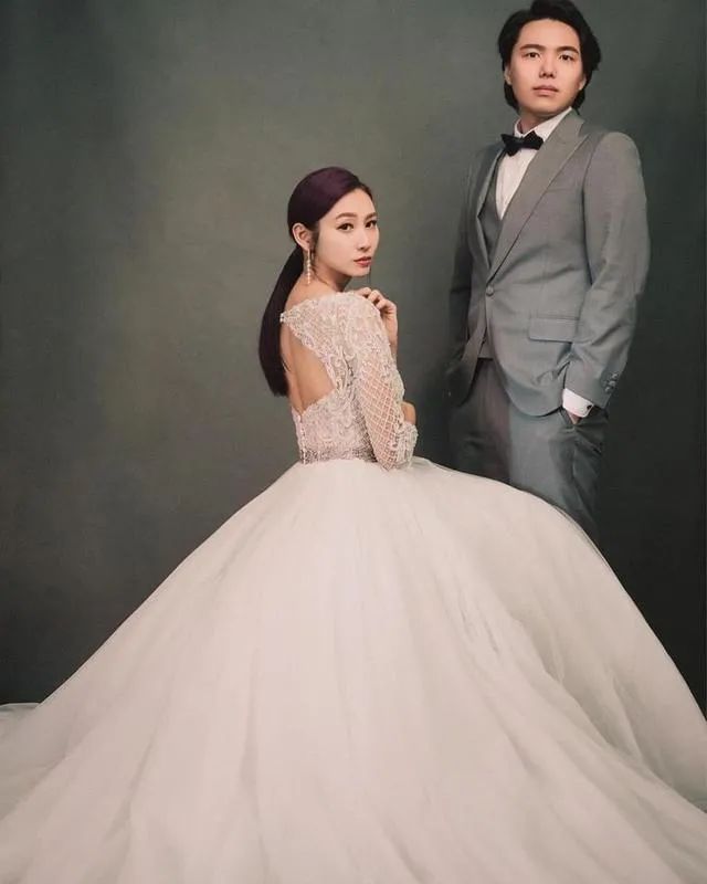 恭喜！39岁香港女星“波波姐”宣布怀孕4个月，上月才急嫁老公