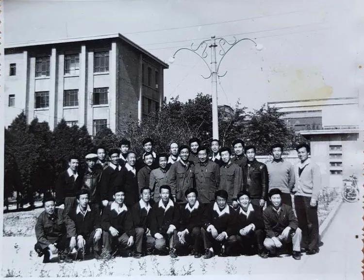 深切缅怀老宗师,缅怀足球教练