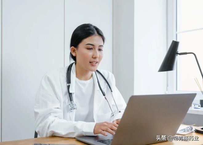 t区出油鼻翼两侧起皮是什么皮肤,鼻翼两侧泛红是脂溢性皮炎吗