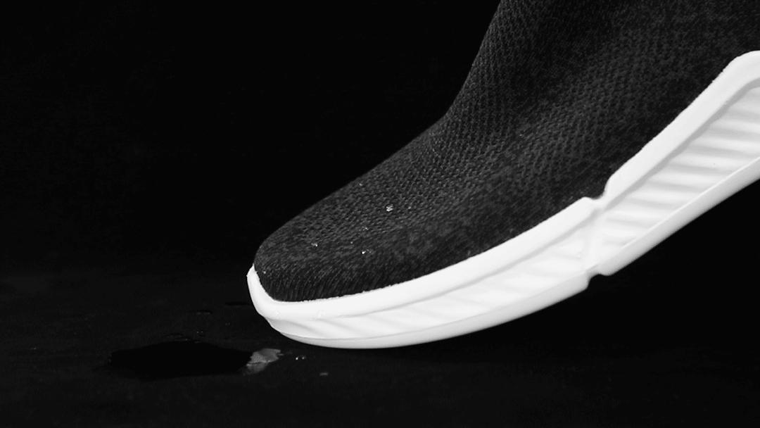 这双“踩屎感”鞋火了，小米众筹率11723%，创始人是前李宁设计师