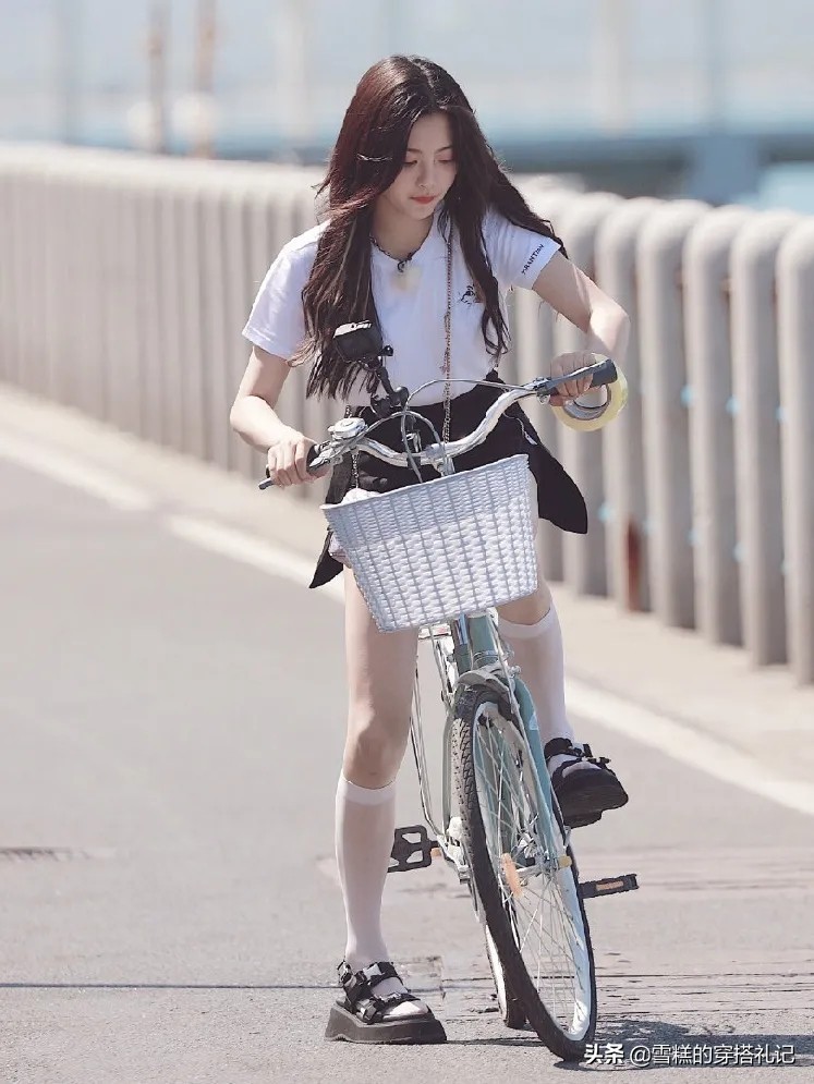 现在适合穿的打底袜,今年秋冬流行什么打底袜