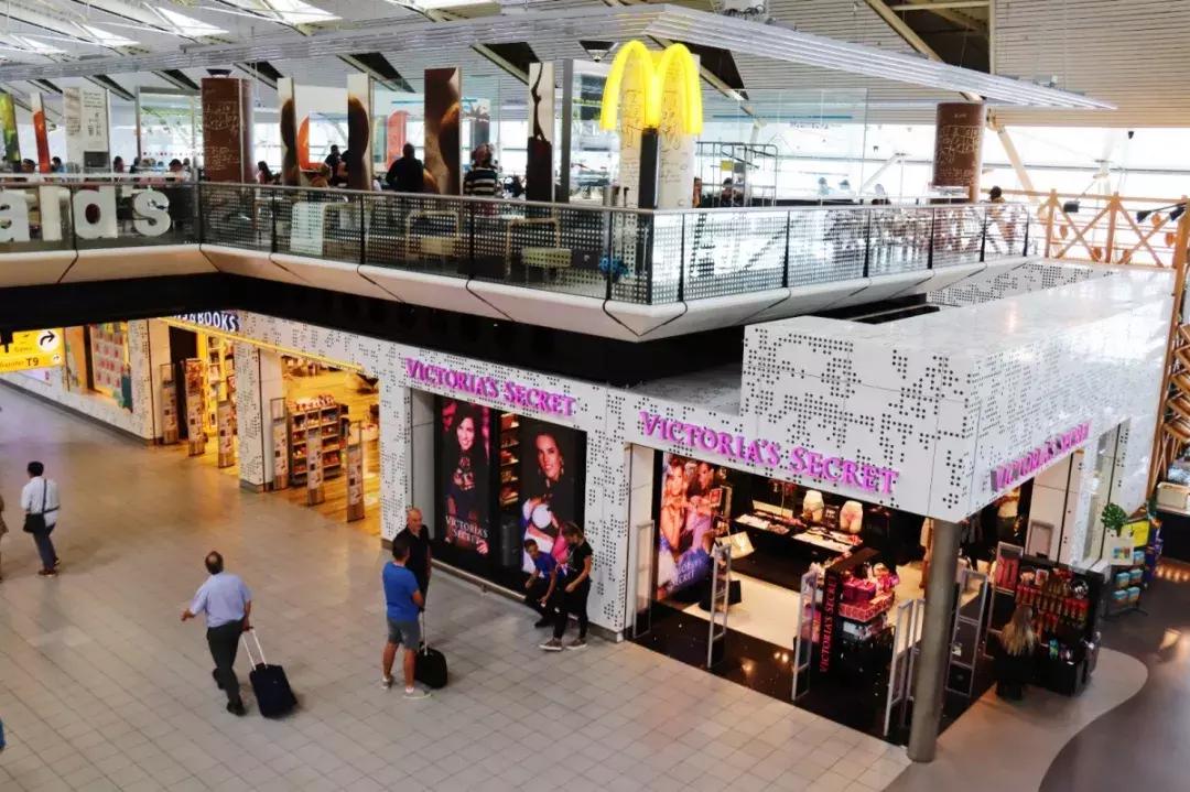 机场里的“十二时辰”，就服史基浦