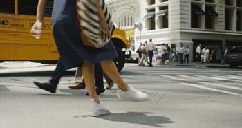 时髦就得穿高跟鞋？！nonono小白鞋也可以