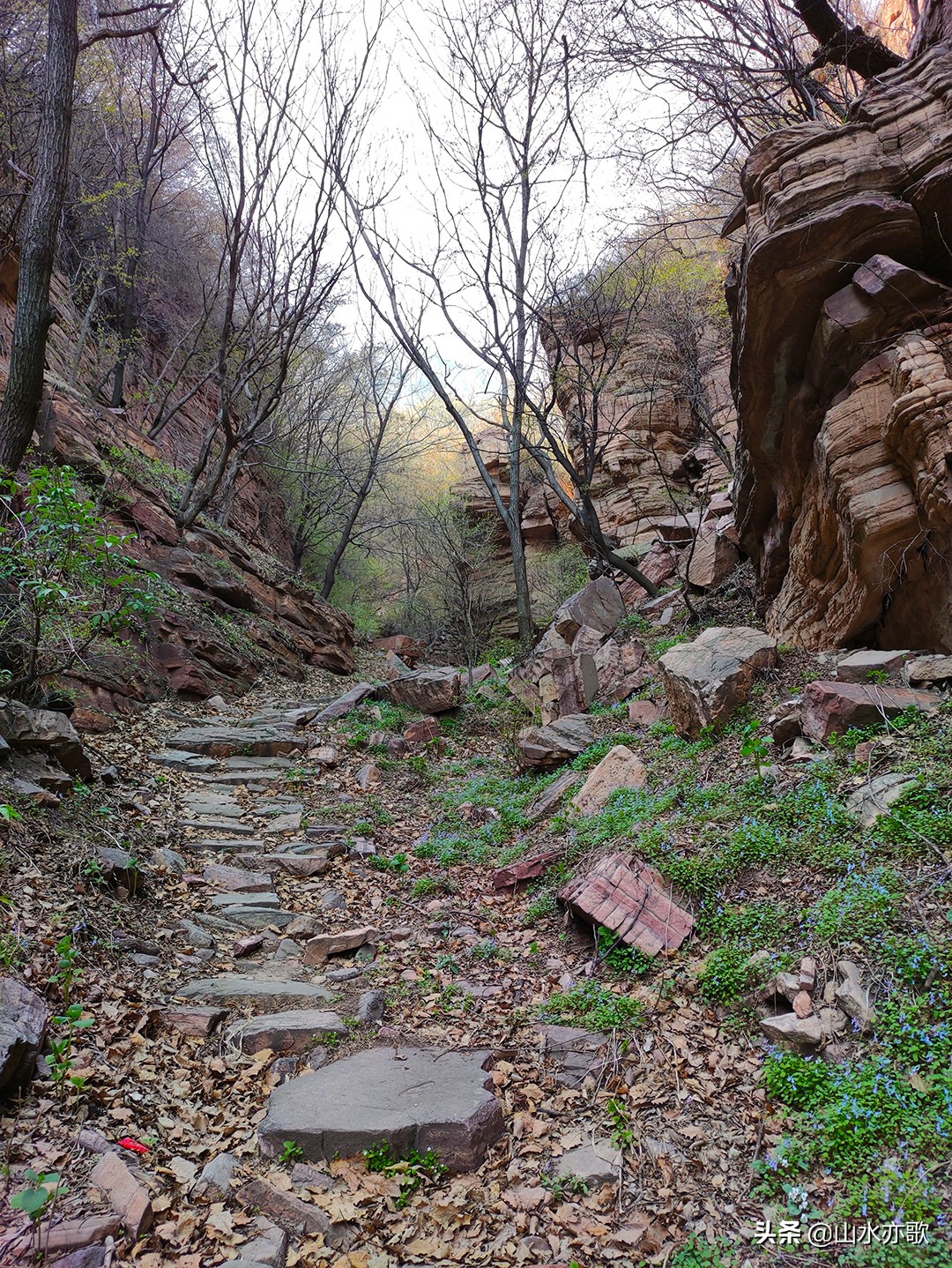 从石家庄到邢台，寻找大自然的鬼斧神工，爬上半个瓮，羞羞阴阳山