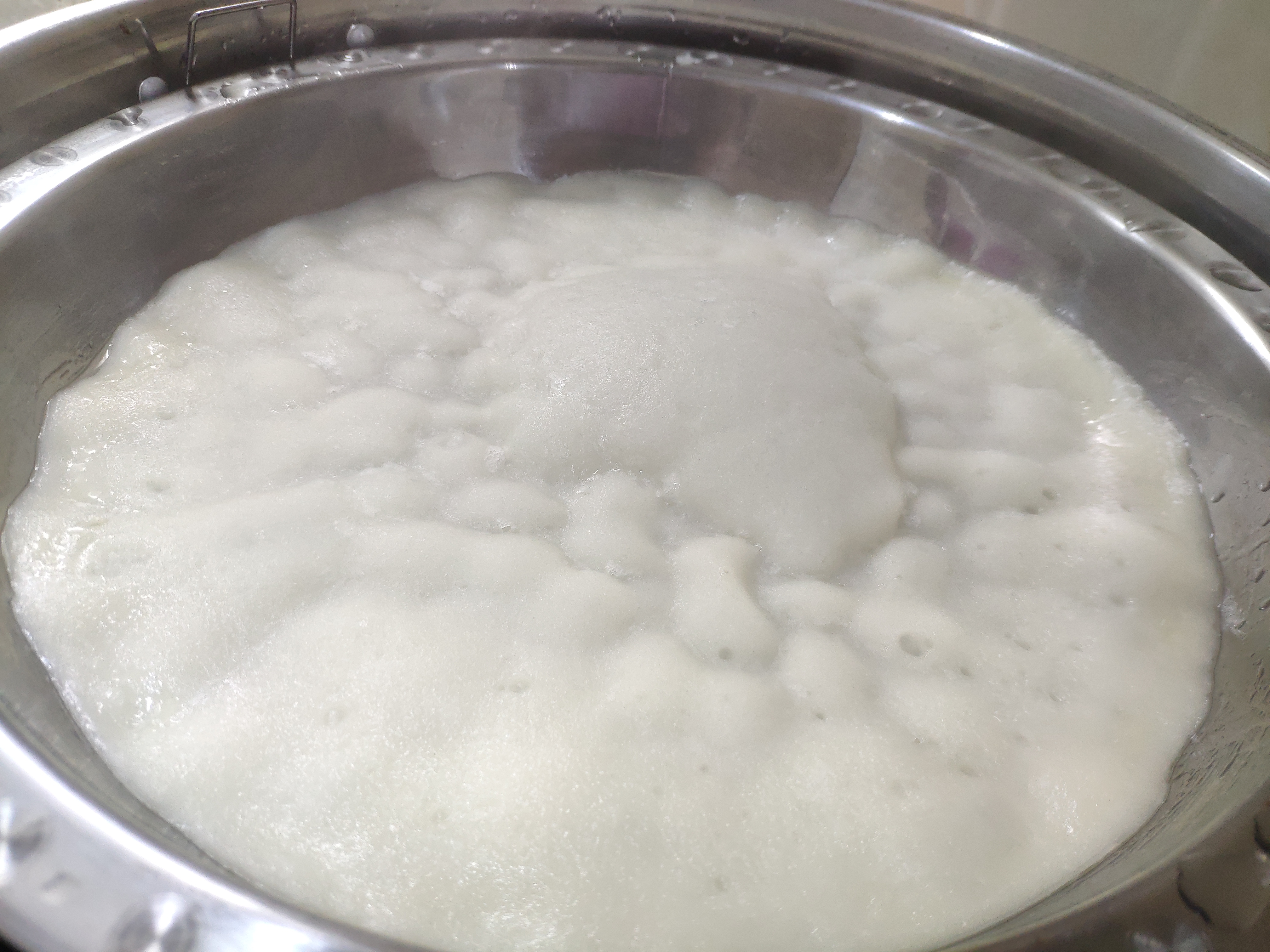 电动打蛋器做凉皮视频教学,用小苏打怎么做凉皮窍门