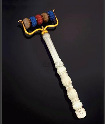 如懿传魏嬿婉头饰盘点,如懿传里面的魏嬿婉为何穿龙袍