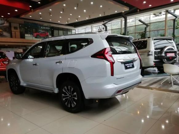 三菱帕杰罗速跑版2025,三菱帕杰罗速跑2.4