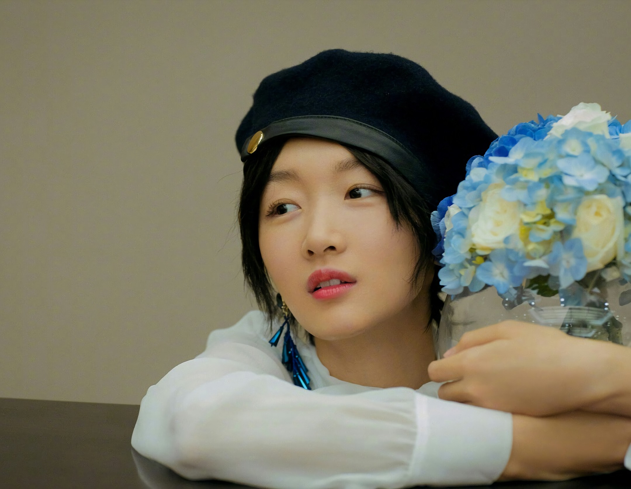 周冬雨家庭故事,周冬雨现在的父亲是谁