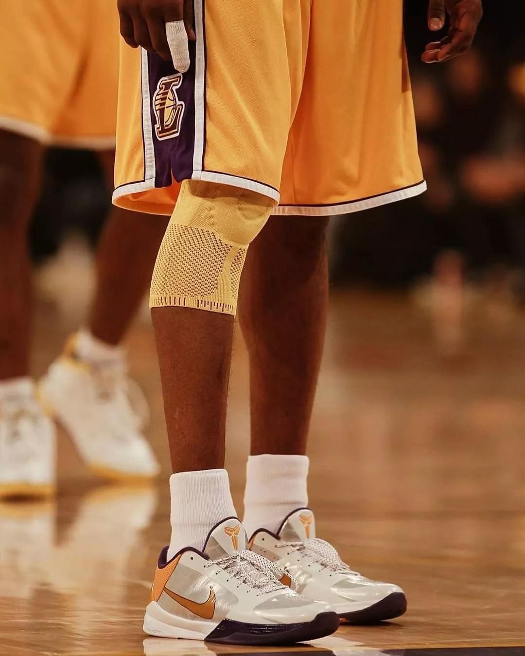 科比生涯最高分穿什么鞋,科比五名人堂配色nba上脚