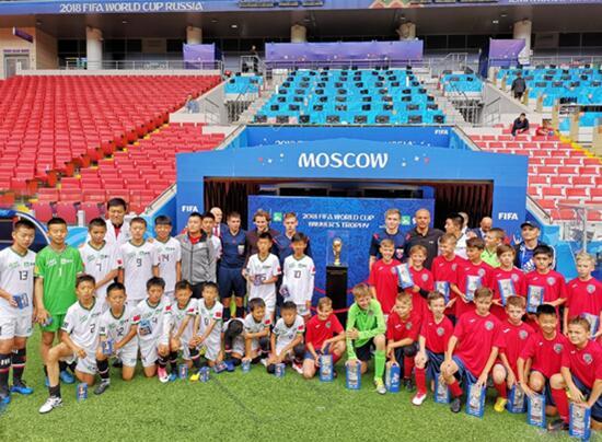 小将尽显锋芒恒大足校,阳光少年足球小将训练