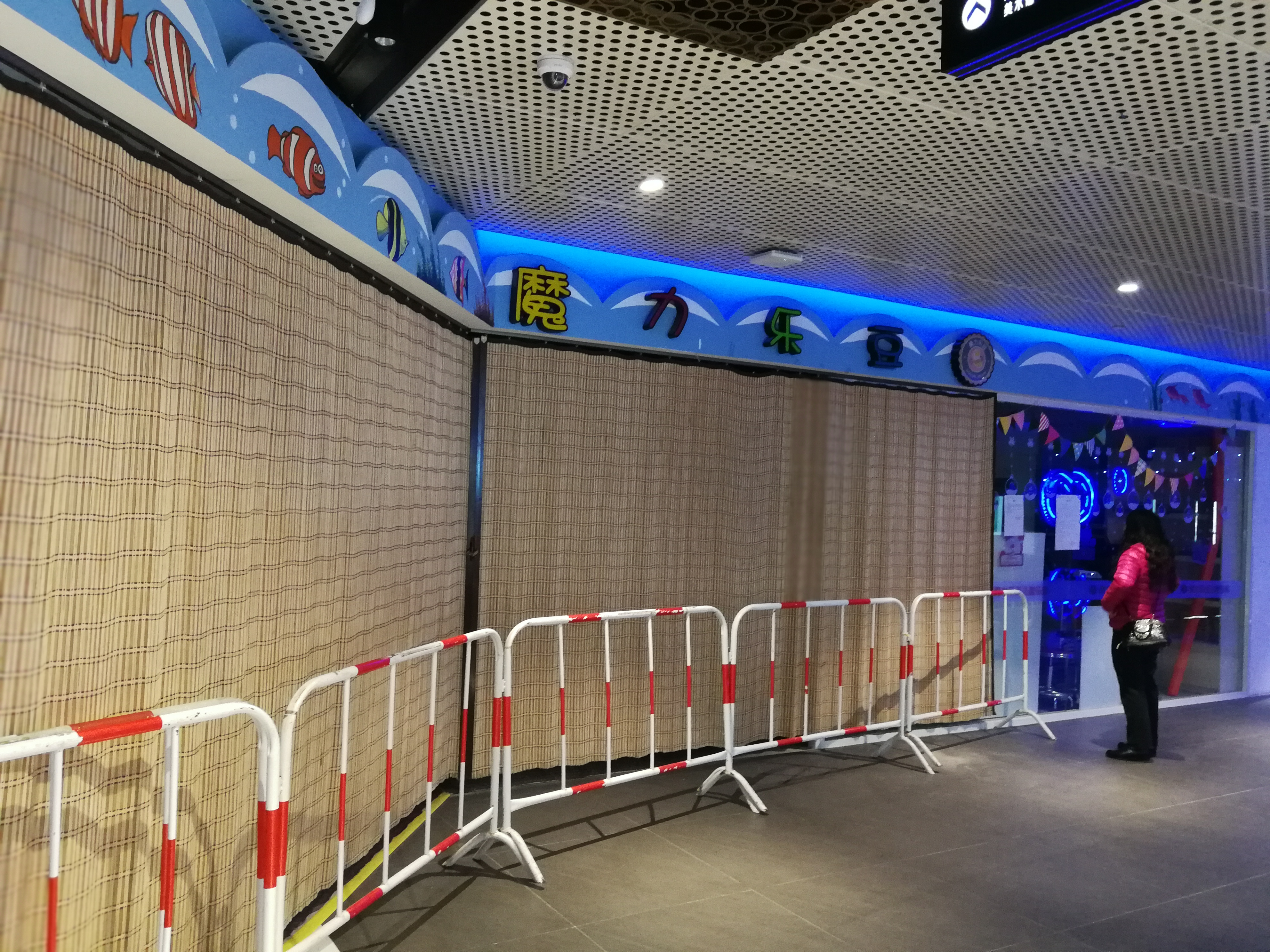 多地健身房撤店预付卡乱象,健身房理发店办会员跑路