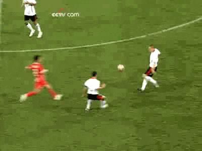 中超一晚出现两次恶意犯规,中超泰山队有哪些恶意犯规