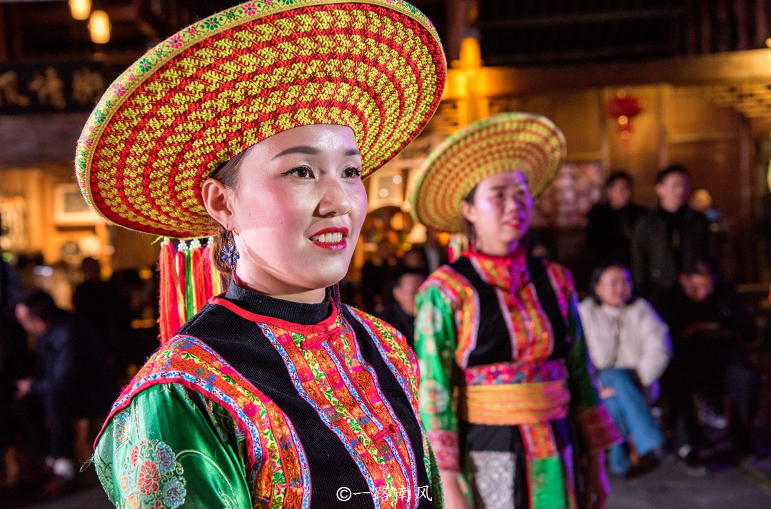 湖南怀化大山深处隐藏一座瑶寨，姑娘美丽热情又大方