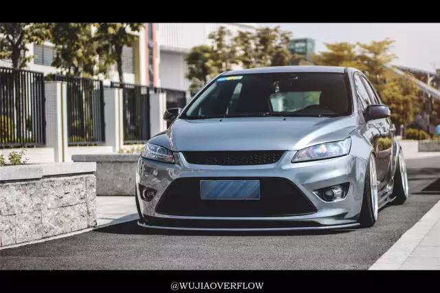 福克斯三厢外国改装st案例,福克斯改装内饰carplay