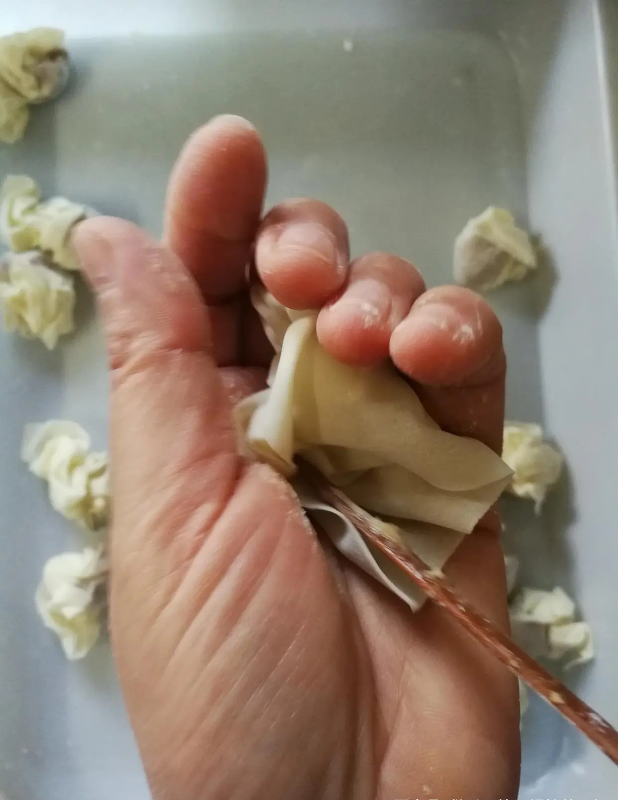 小馄饨的10种包法,馄饨店小馄饨包法教程