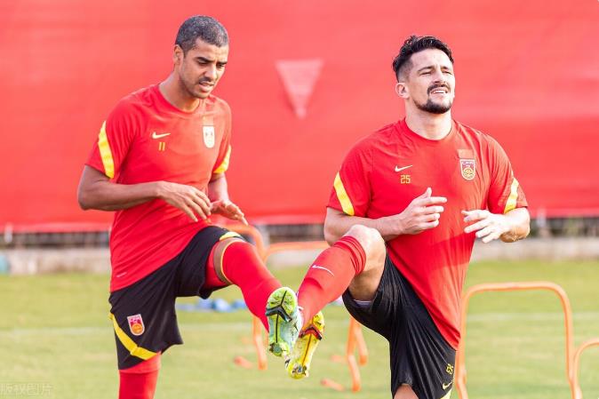 李铁谈替换洛国富,李铁为何不让阿兰和洛国富首发