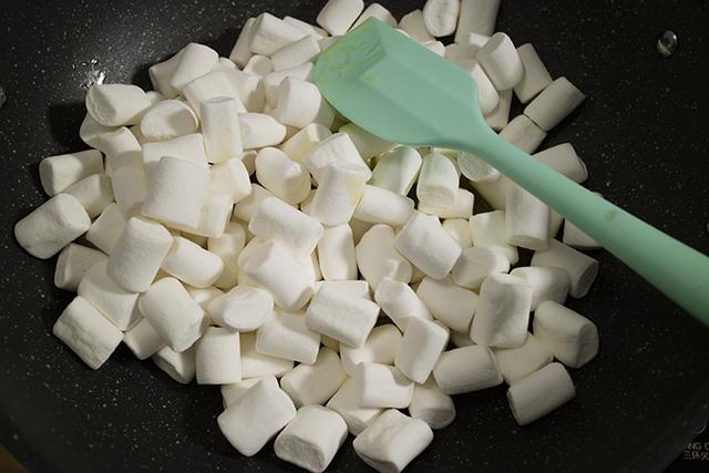 快手牛扎糖教学,牛轧糖零失败比例