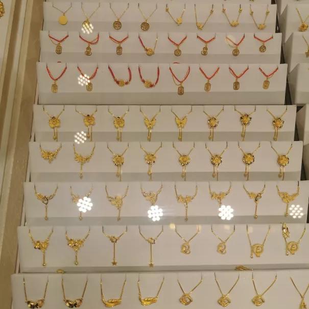 18k金蝴蝶吊坠寓意,伊莱卡珠宝今日新款推荐