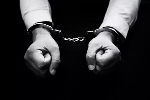 案例分析:13岁中学生夜宿男友家,被迫与男友发生性关系