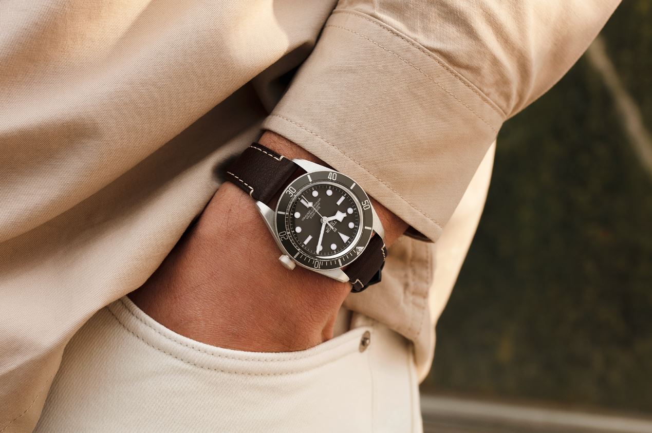 认识表壳新金属：酸柑金、青铜金、不氧化白银