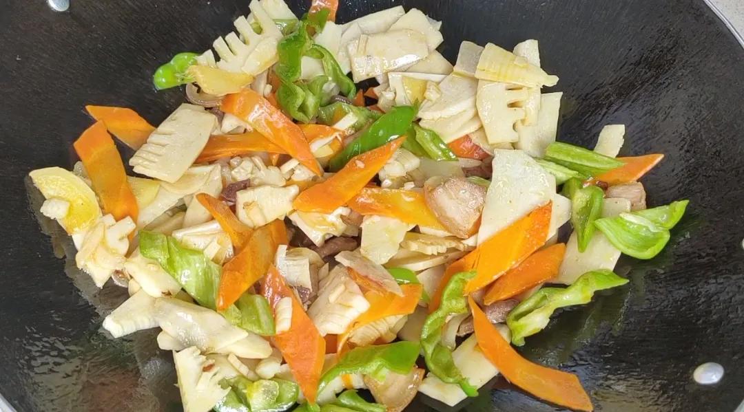 春笋焯水然后怎么炒着吃,炒春笋之前要焯水多长时间