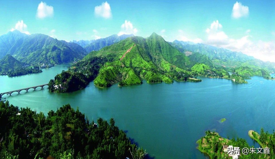 有一种生活叫长寿岛上梦巴马，来一场裸浴景中境如仙