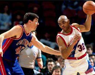 队友冲突时詹姆斯的反应,队友打架詹姆斯的表现